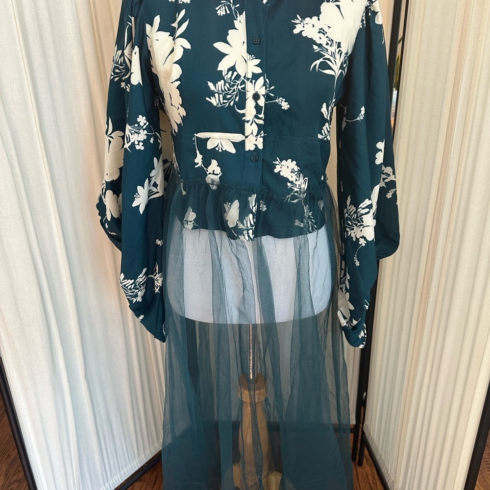 Truth White and Green Asymmetrical Peplum Blouse